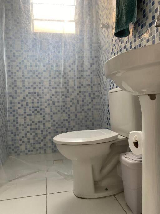 Casa Perto Da Praia Em ウバトゥバ エクステリア 写真