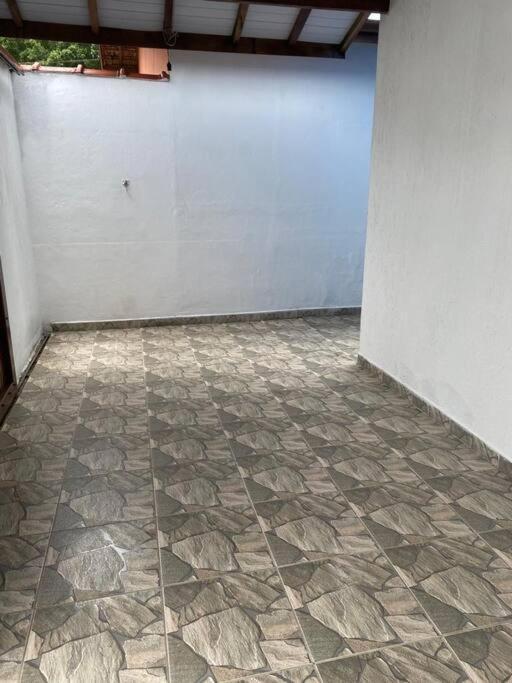 Casa Perto Da Praia Em ウバトゥバ エクステリア 写真